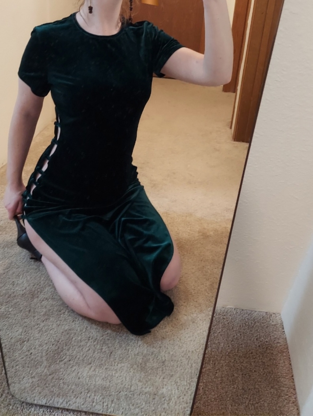 Short-Sleeve Velvet Maxi Dress with Side Slit Button Detail - Dark Green - Picture 4 of 14